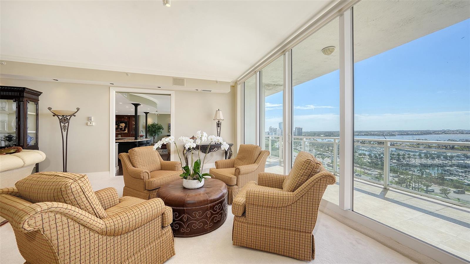 MARINA TOWER - Residential