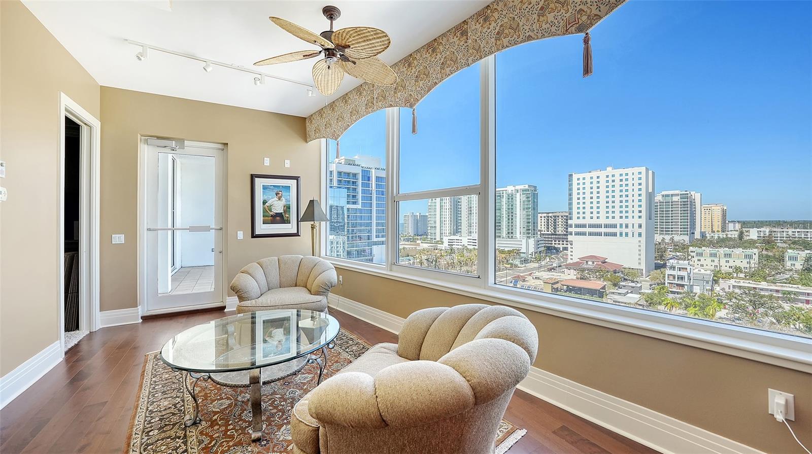 MARINA TOWER - Residential