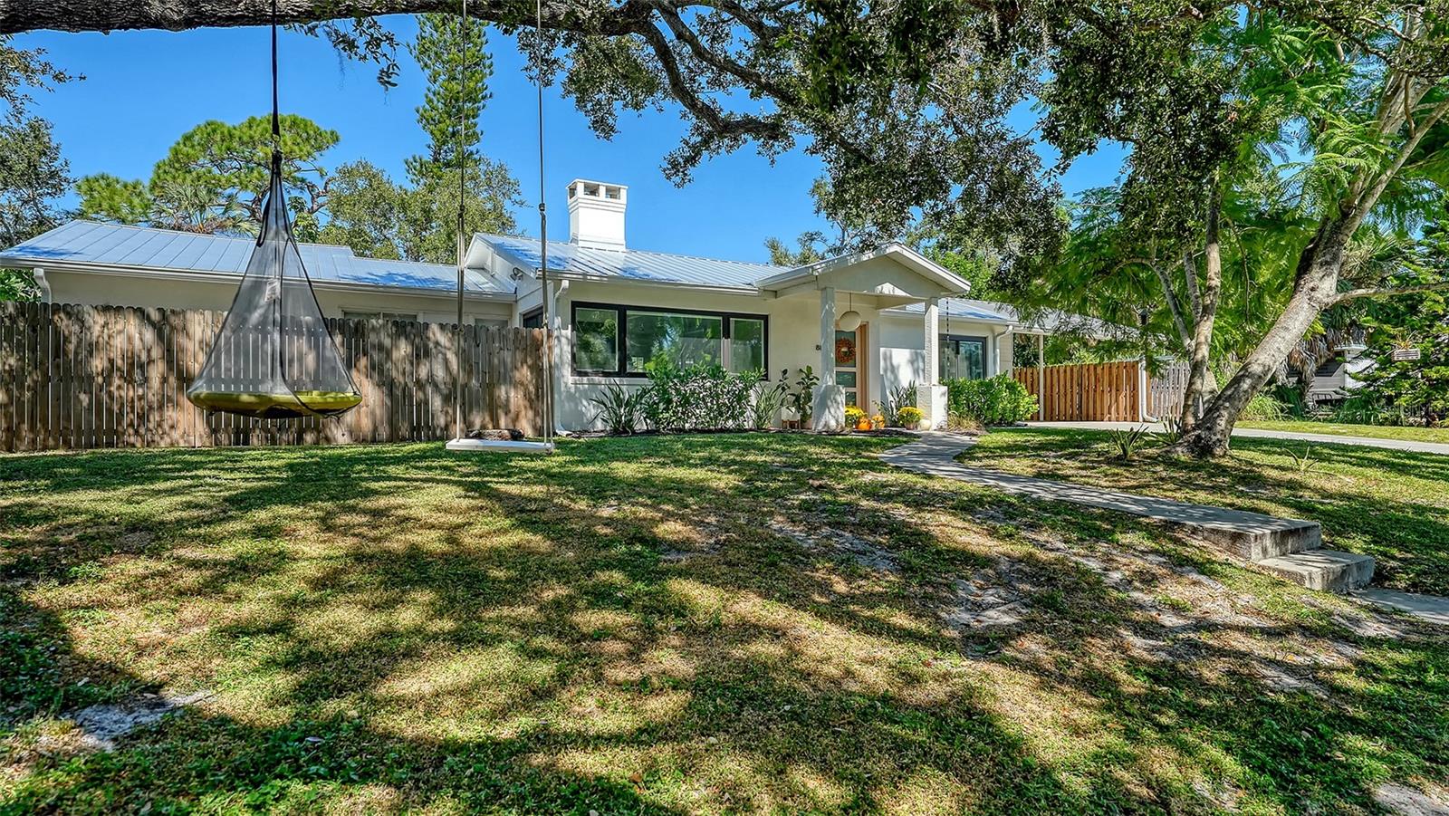 887 PATTERSON DRIVE
