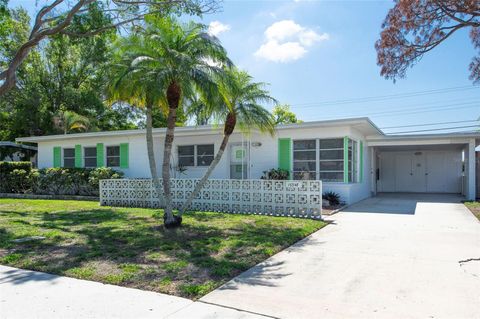 Photo of 15348 Bedford Circle W, Clearwater, FL 33764 (MLS # TB8492507)