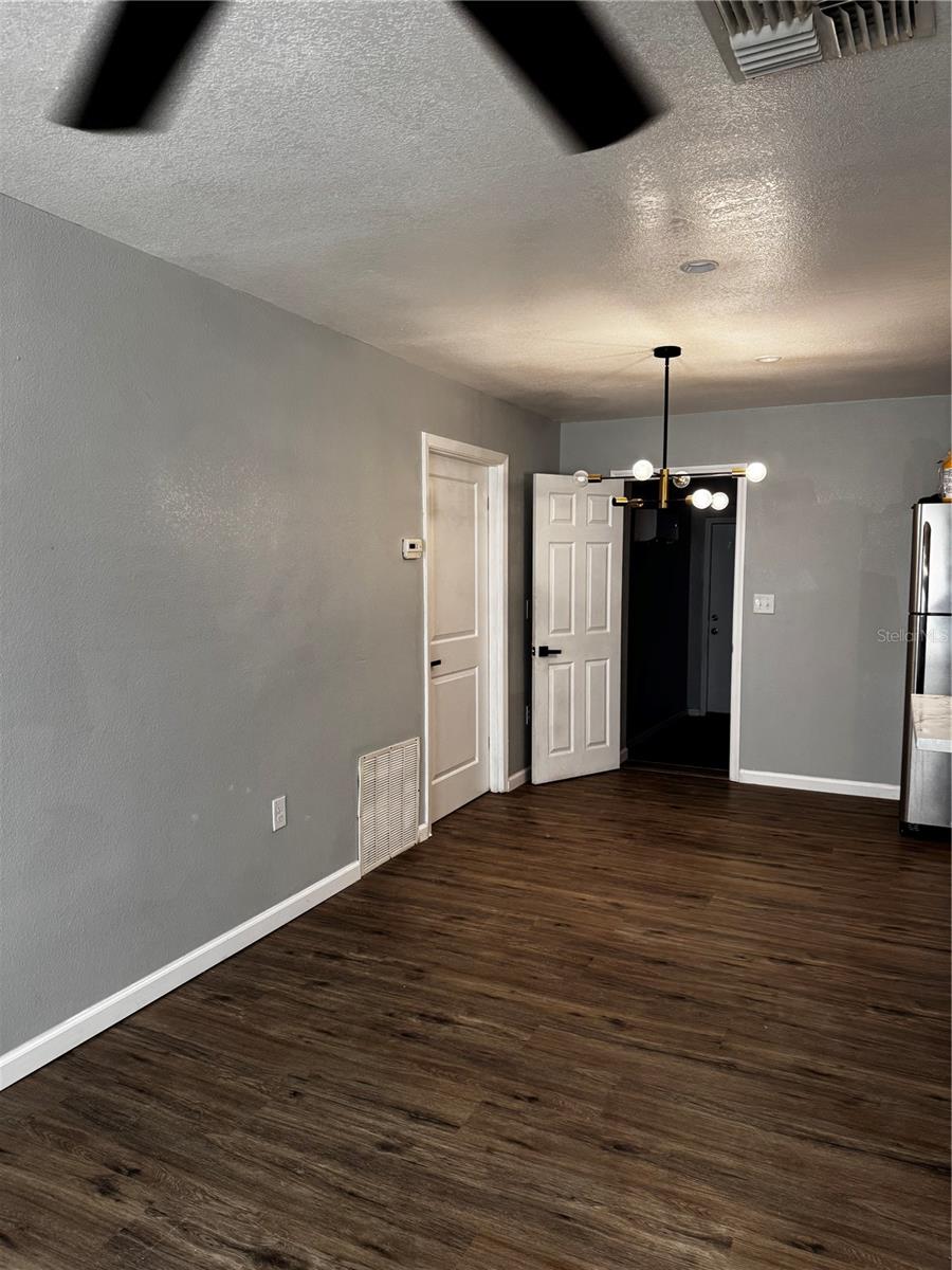 JAN PHYL VILLAGE - Residential Lease