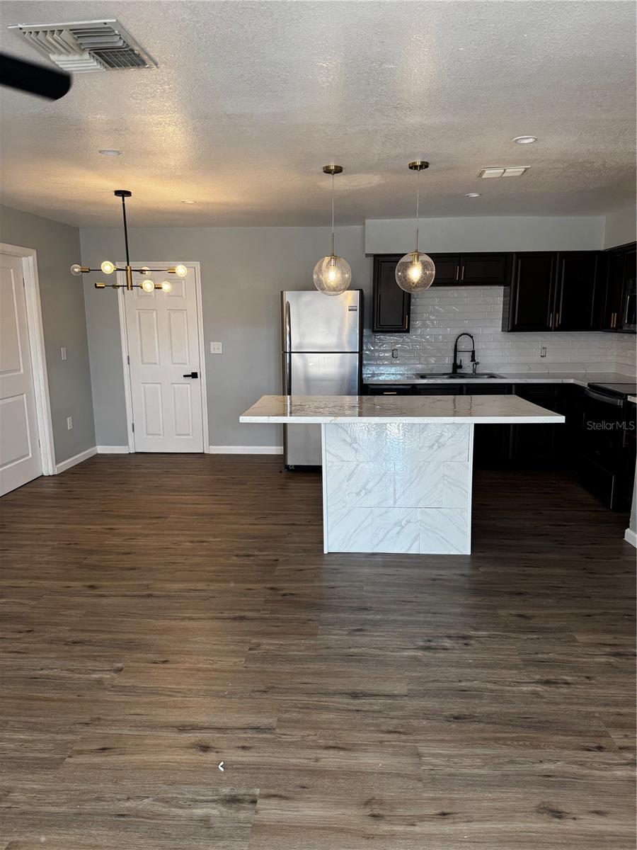 JAN PHYL VILLAGE - Residential Lease