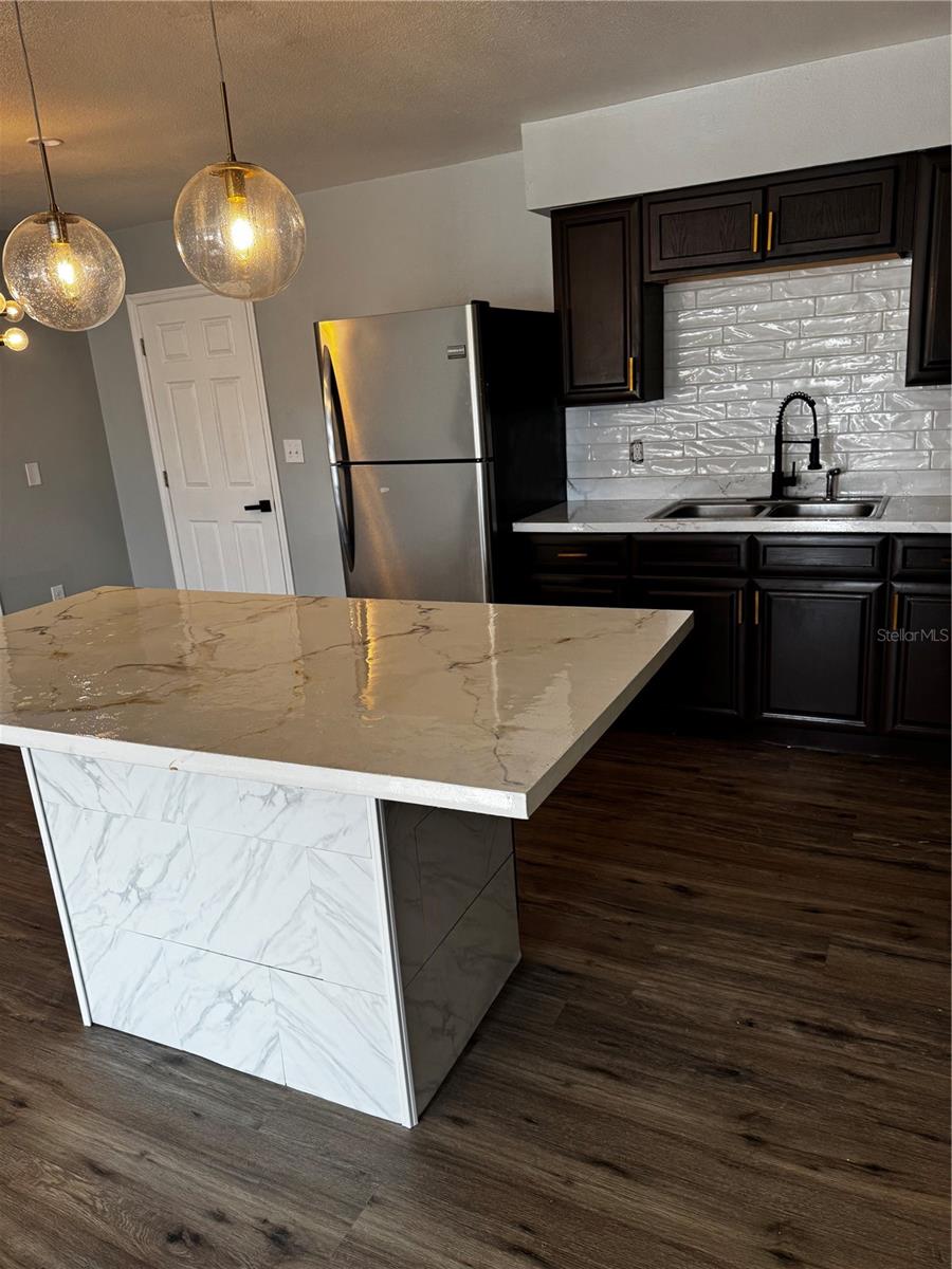 JAN PHYL VILLAGE - Residential Lease