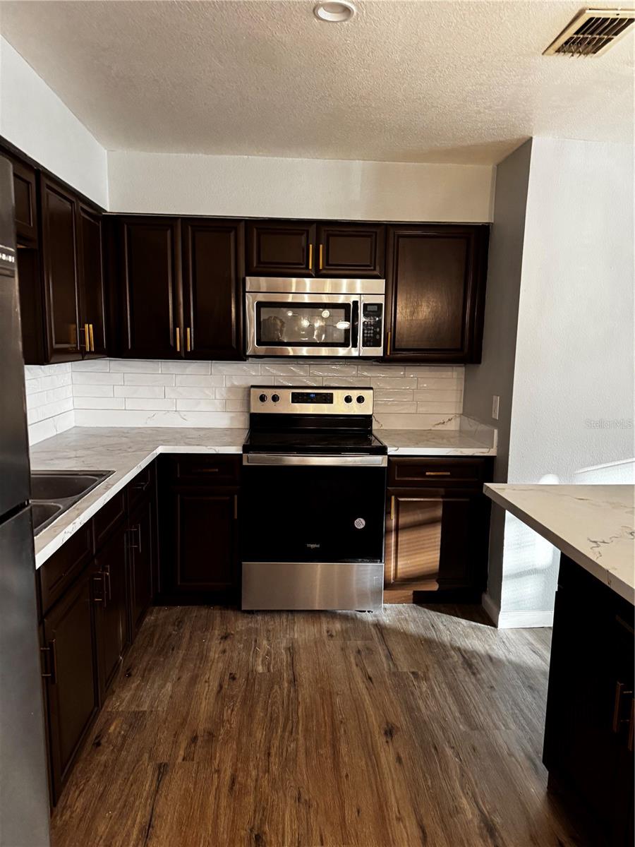 JAN PHYL VILLAGE - Residential Lease