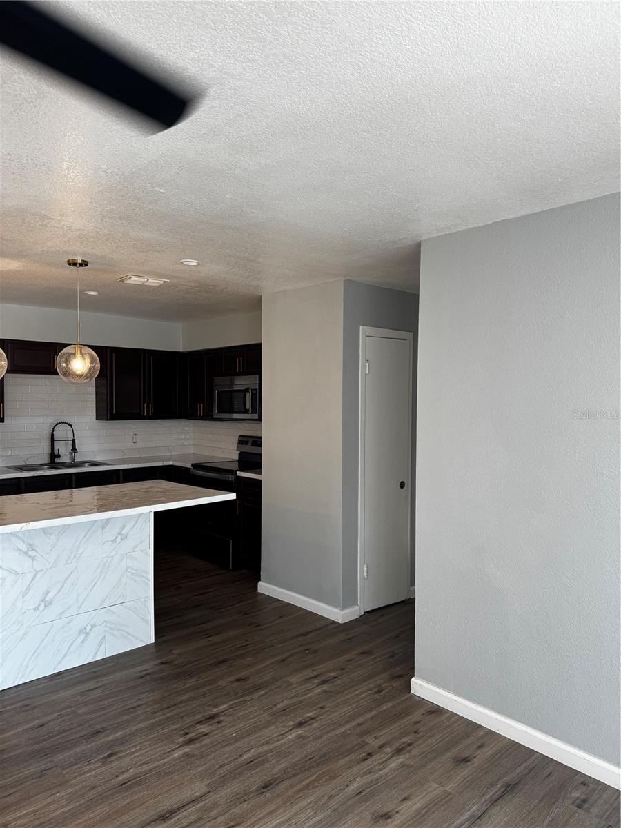 JAN PHYL VILLAGE - Residential Lease