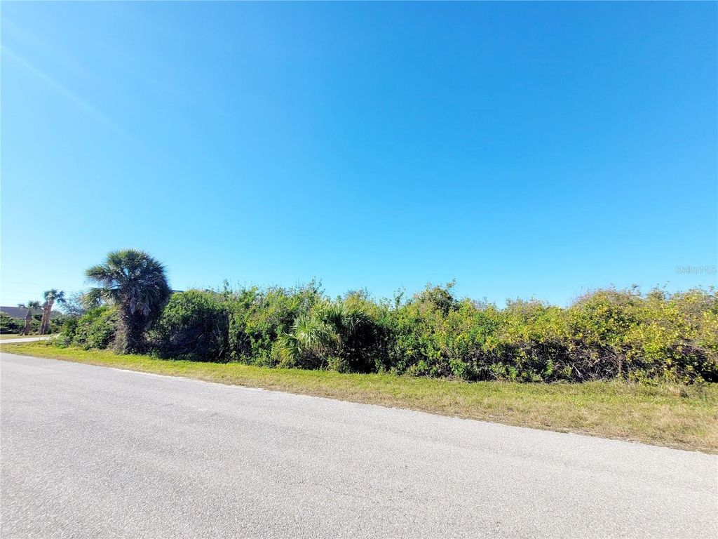 Photo of 14442 Amestoy Avenue, Port Charlotte, FL 33981 (MLS # A4644807)