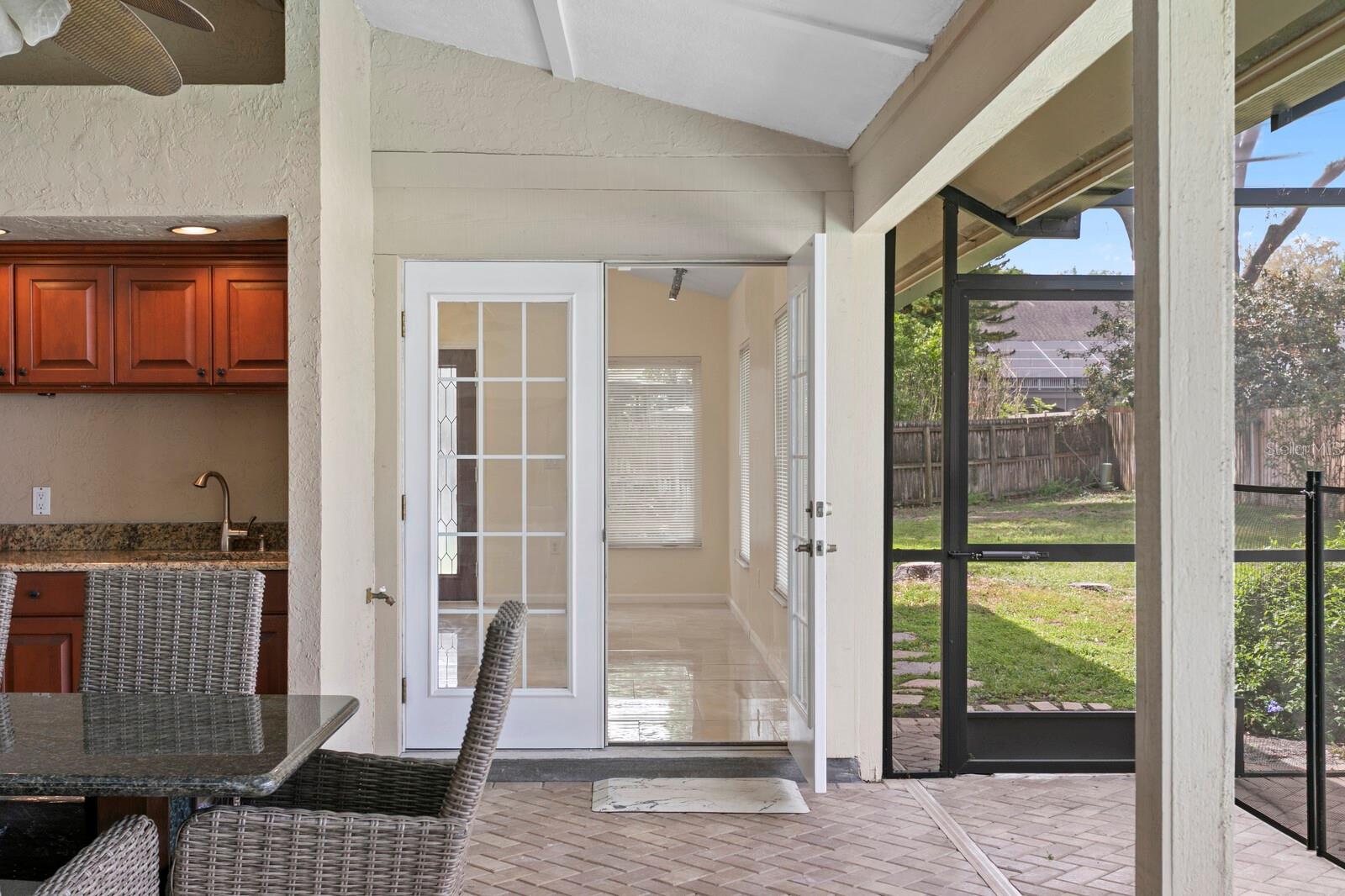 THERESA ARBOR - Residential