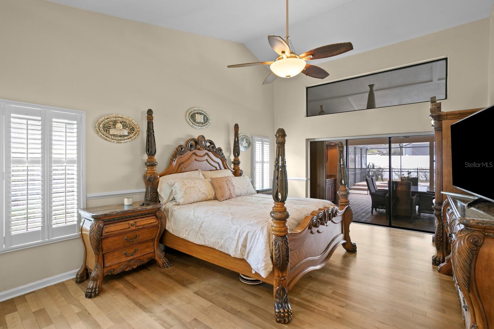 THERESA ARBOR - Residential