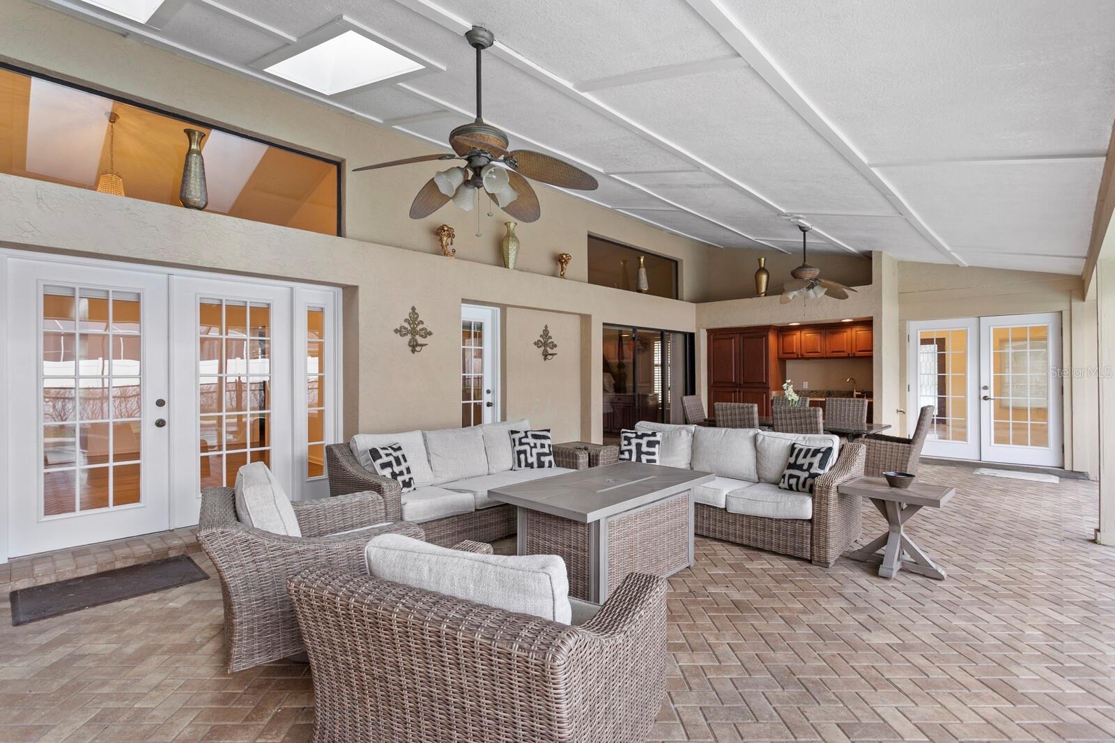 THERESA ARBOR - Residential