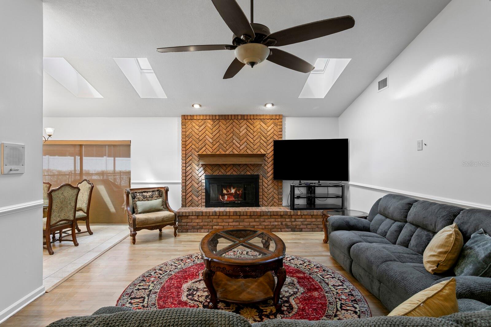 THERESA ARBOR - Residential