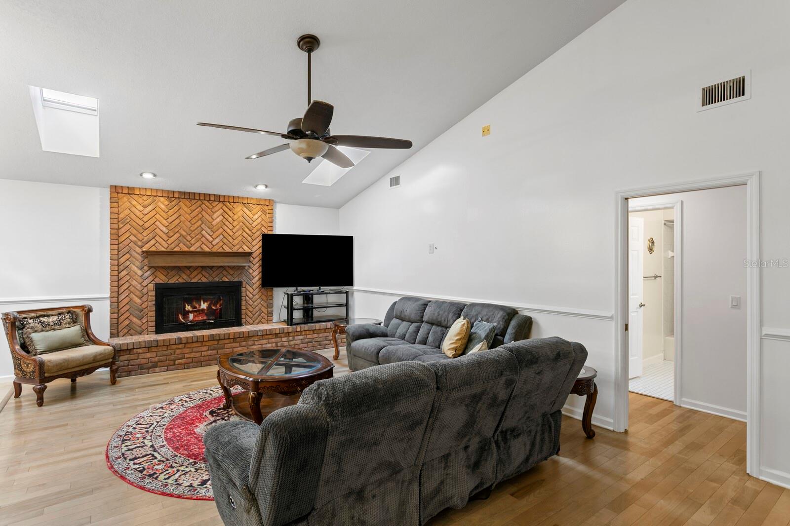 THERESA ARBOR - Residential