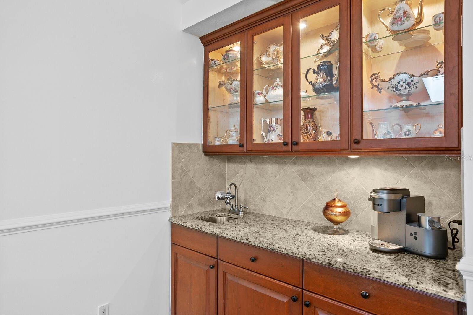 THERESA ARBOR - Residential