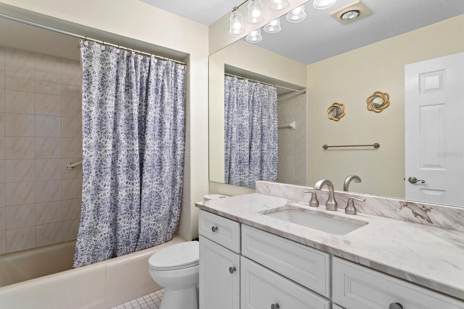 THERESA ARBOR - Residential