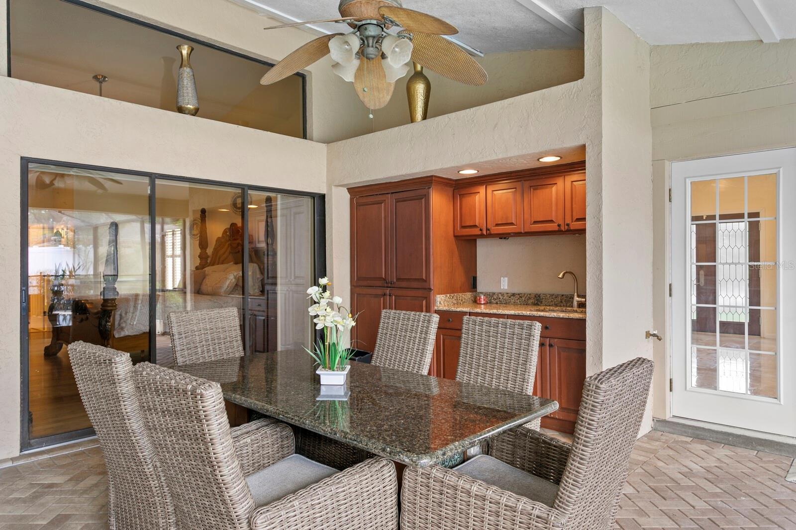 THERESA ARBOR - Residential