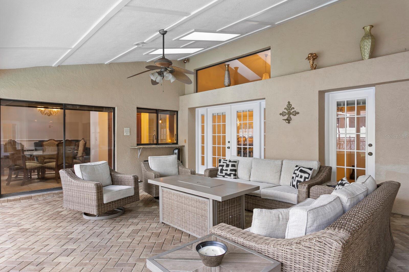 THERESA ARBOR - Residential