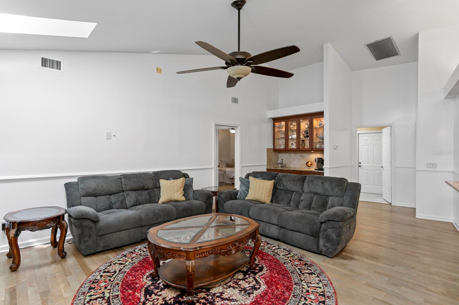 THERESA ARBOR - Residential