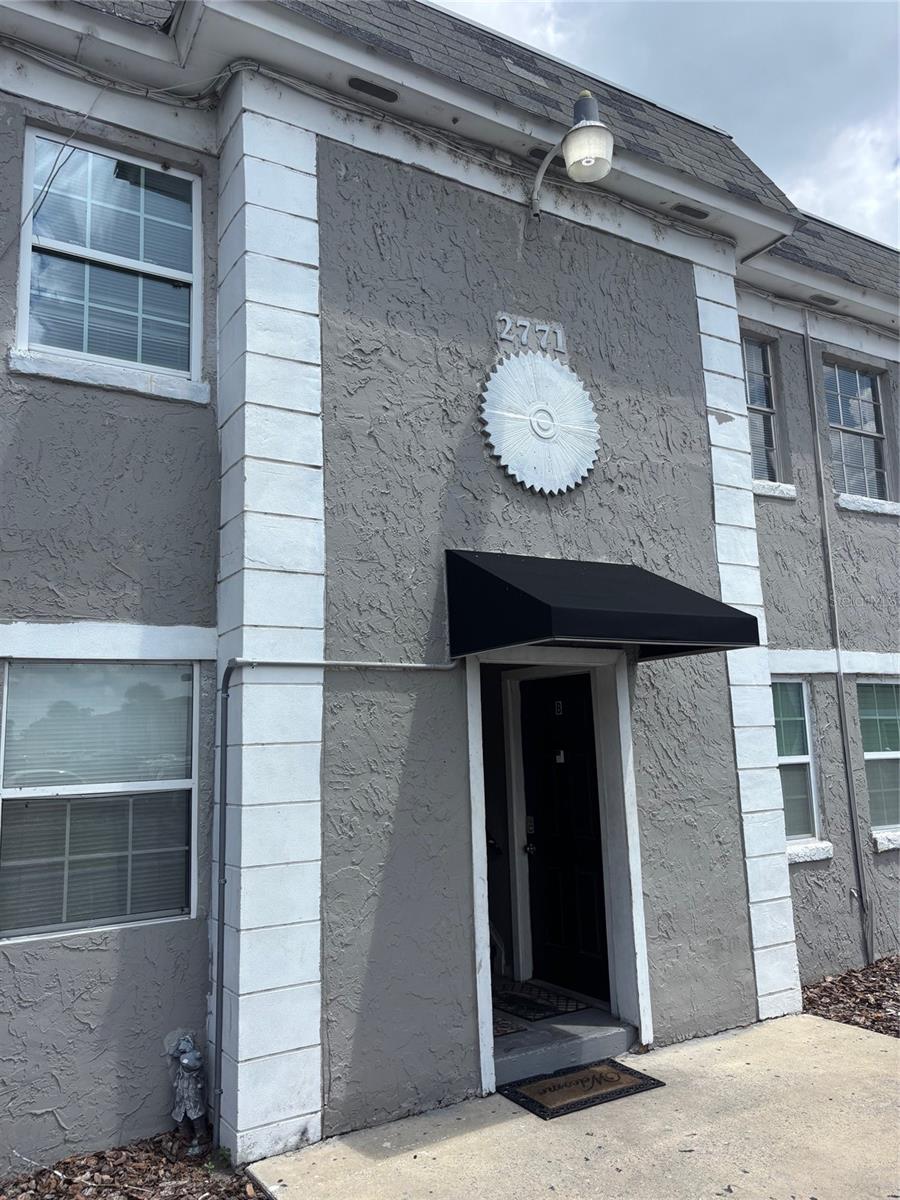 LEASE OPTION AVAILABLE!!!! UNIT LOCATED IN THE CATALINA ISLES CONDOMINIUM. UNIT WAS RENOVATED 2-3 YEARS AGO.
2 BEDROOMS/1.5 BATHROOMS AND 992 SQFT. CALL WITH ANY QUESTIONS.
