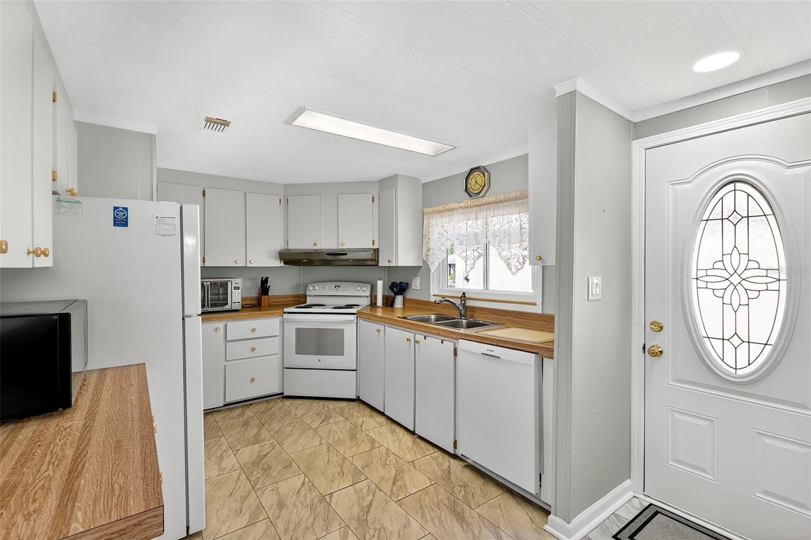 LA CASA MHP CO-OP - Residential