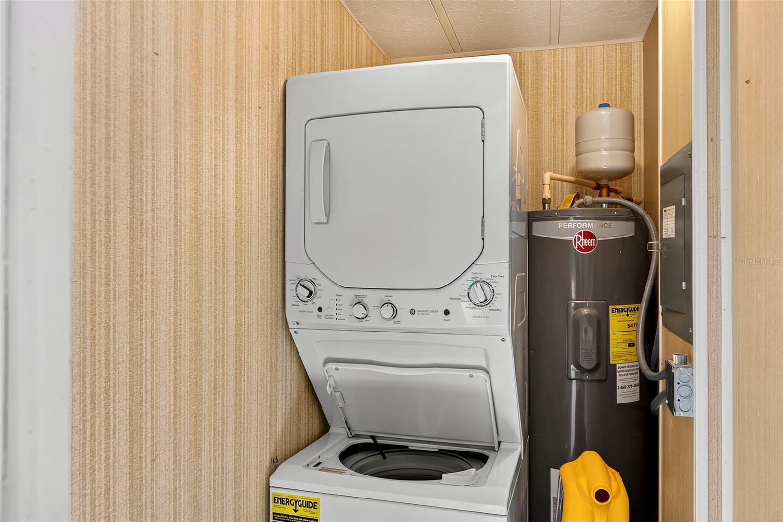 LA CASA MHP CO-OP - Residential