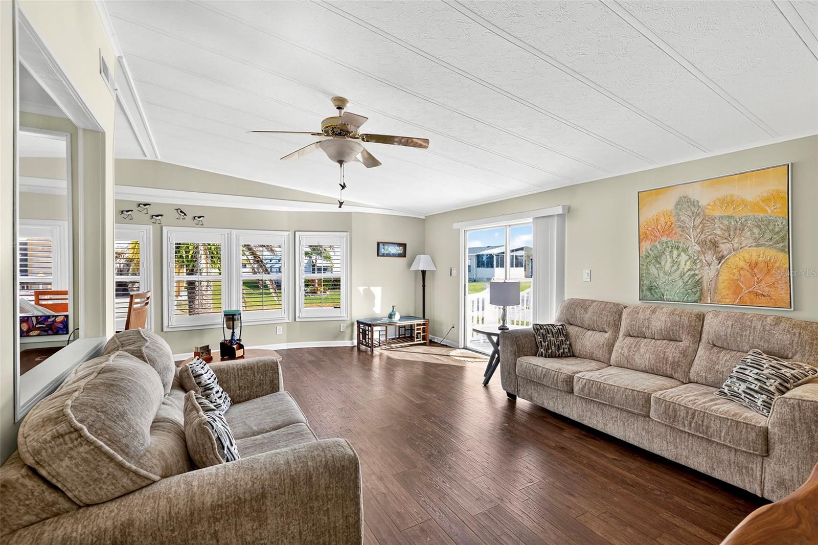 LA CASA MHP CO-OP - Residential