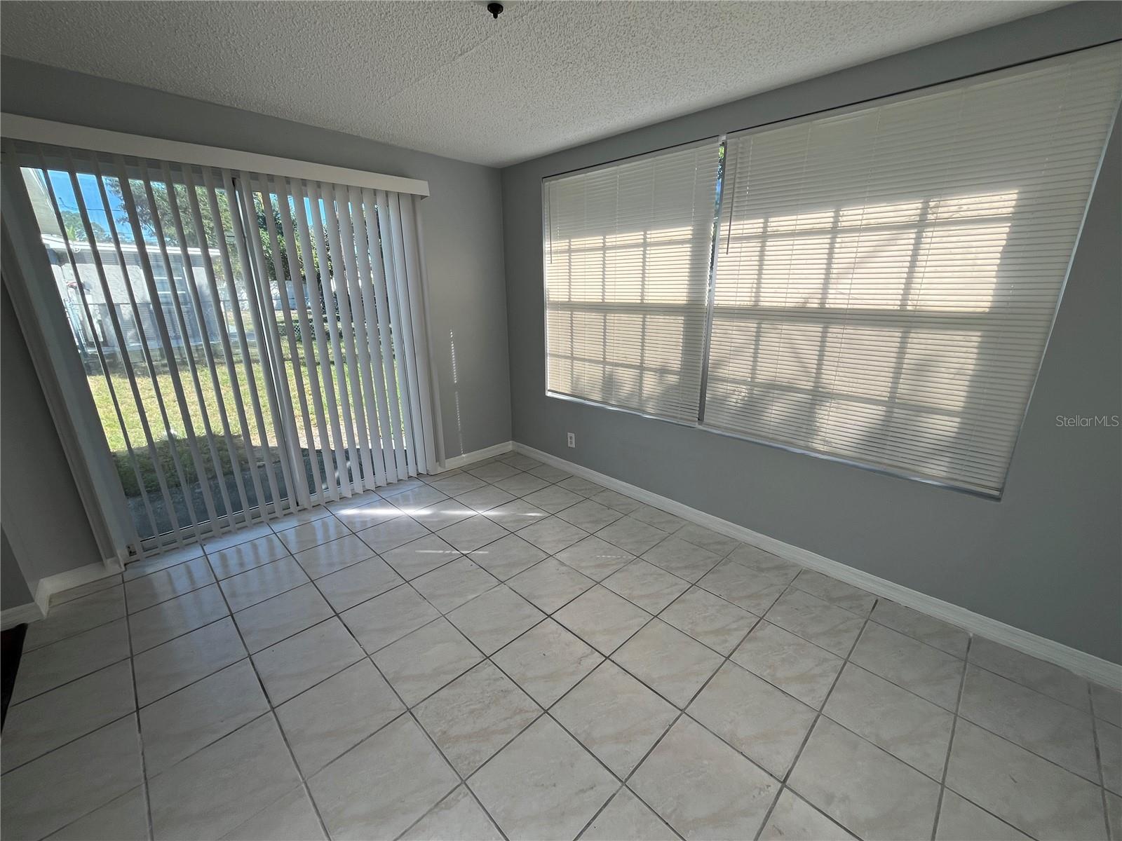 HOLIDAY LAKE ESTATES - Residential Lease