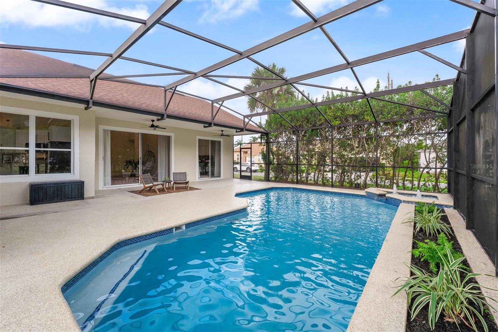 UNIVERSITY ESTATES - Residential