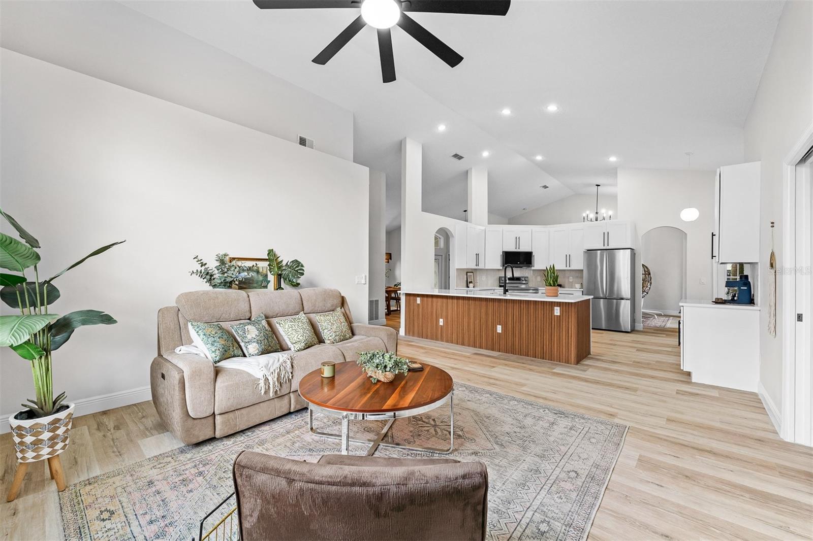 UNIVERSITY ESTATES - Residential