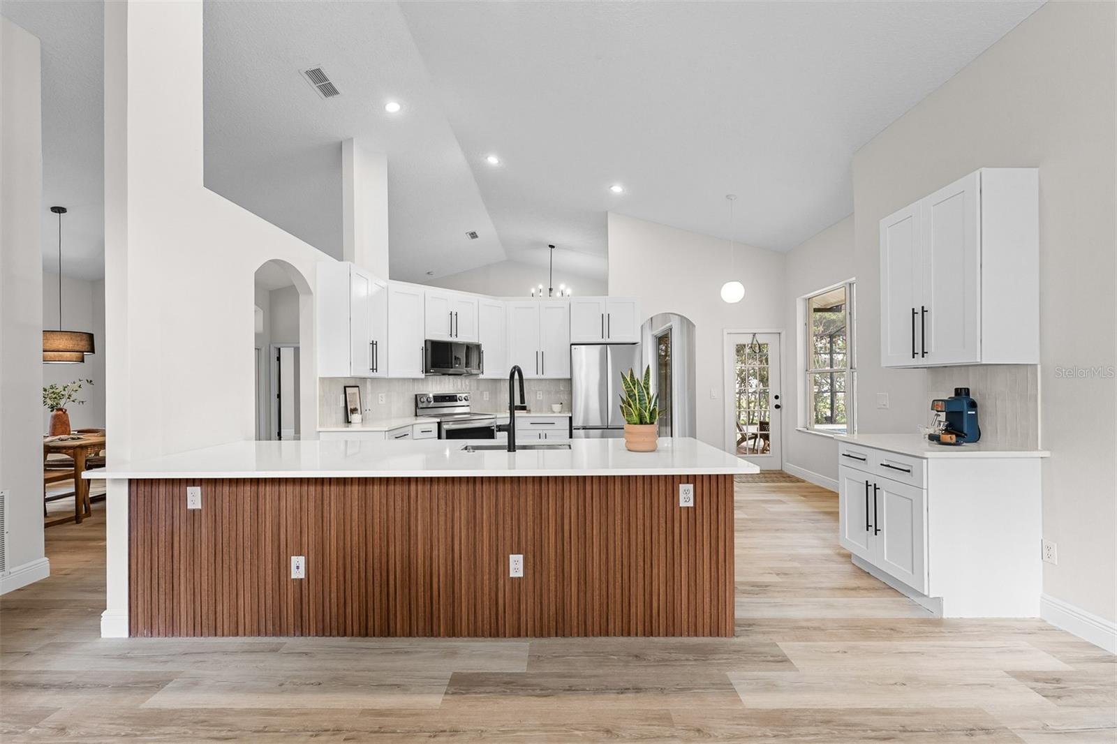 UNIVERSITY ESTATES - Residential