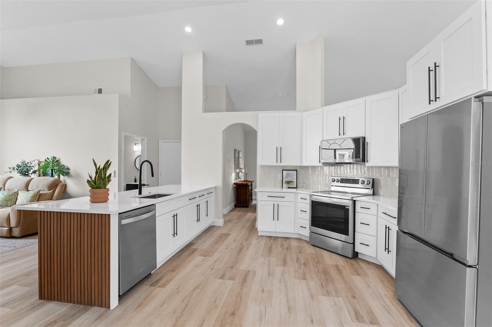 UNIVERSITY ESTATES - Residential