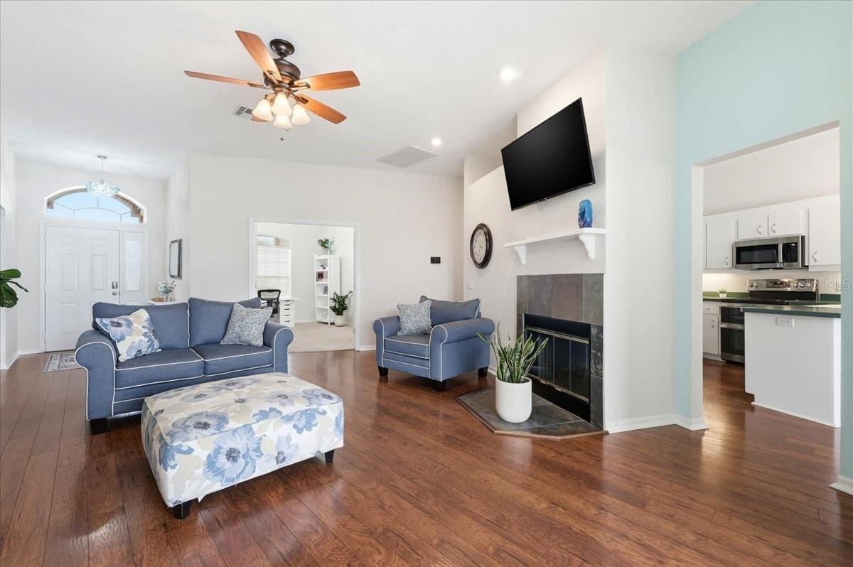 HUNTERS RIDGE - Residential