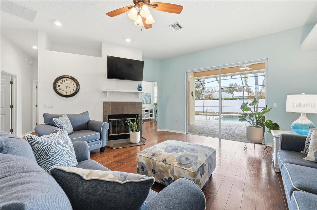 HUNTERS RIDGE - Residential