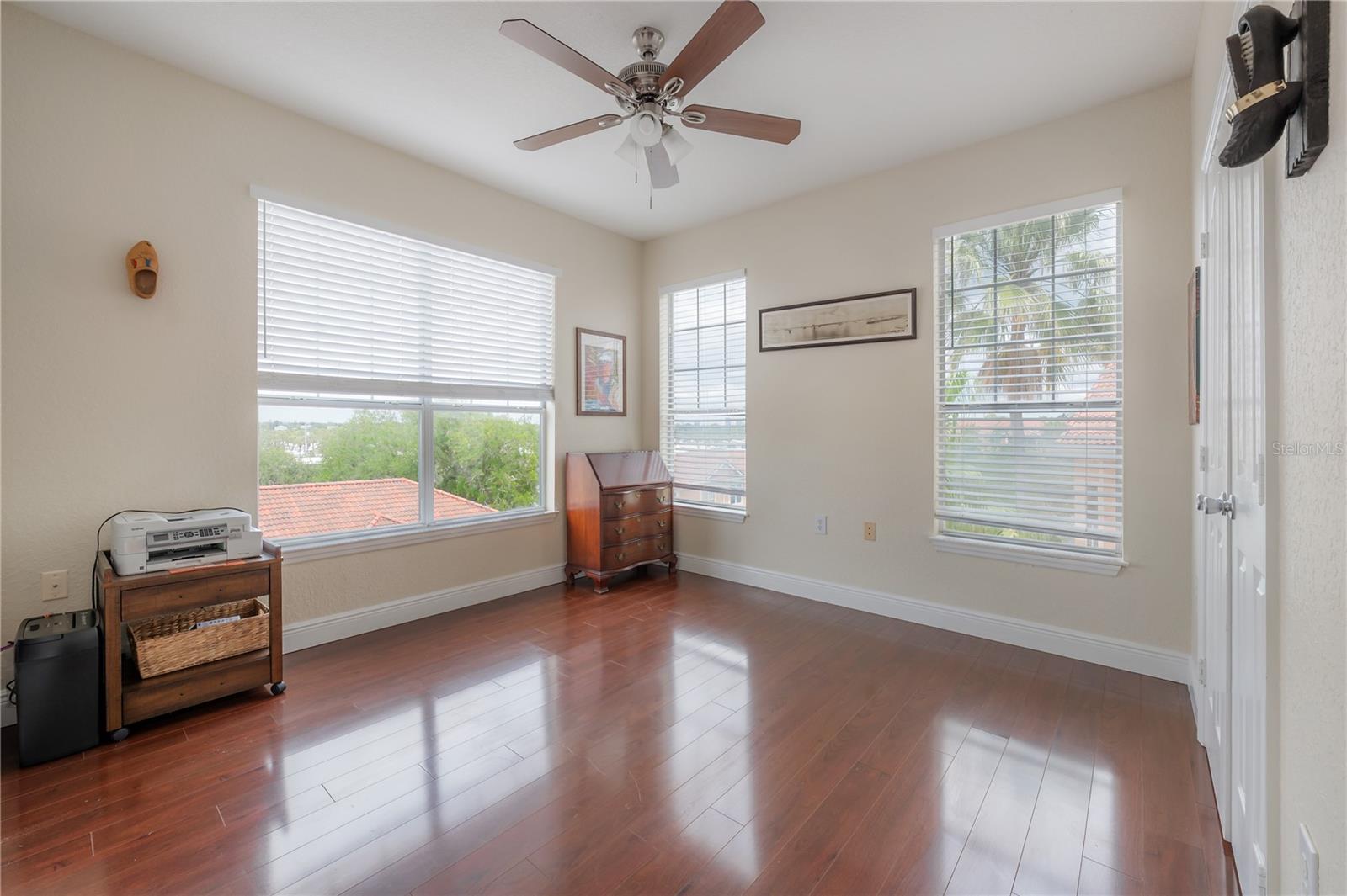 CULBREATH KEY BAYSIDE CONDOMIN - Residential