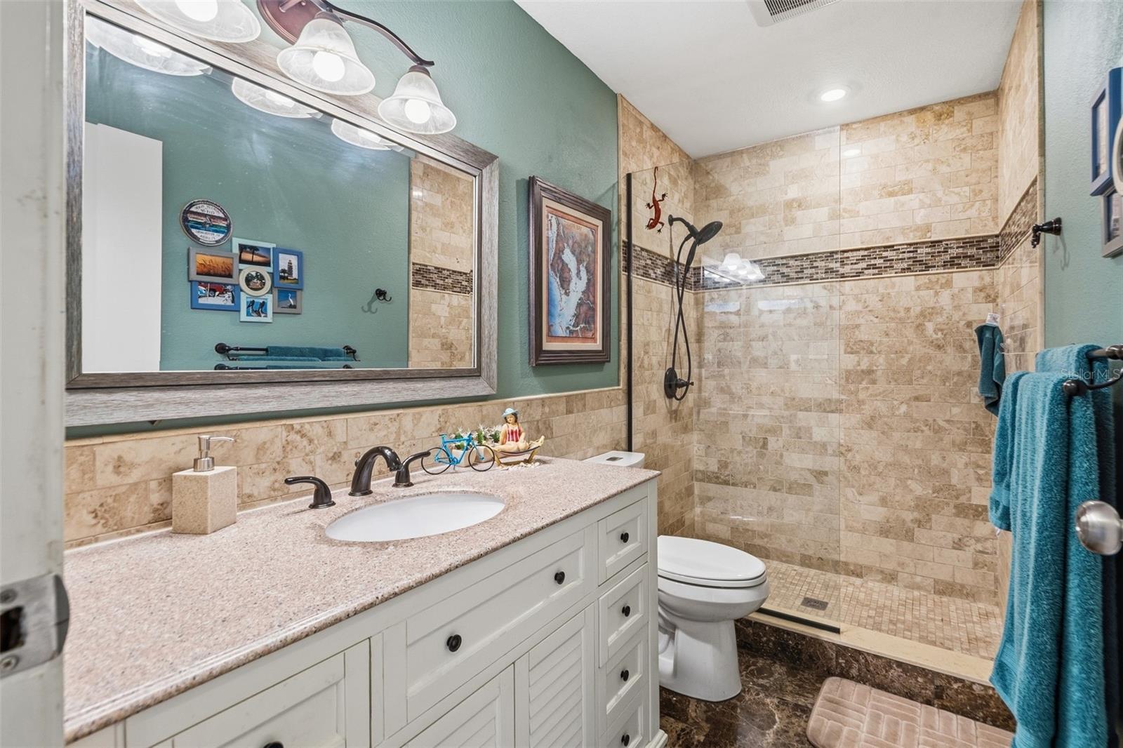 WINDJAMMER CONDO - Residential