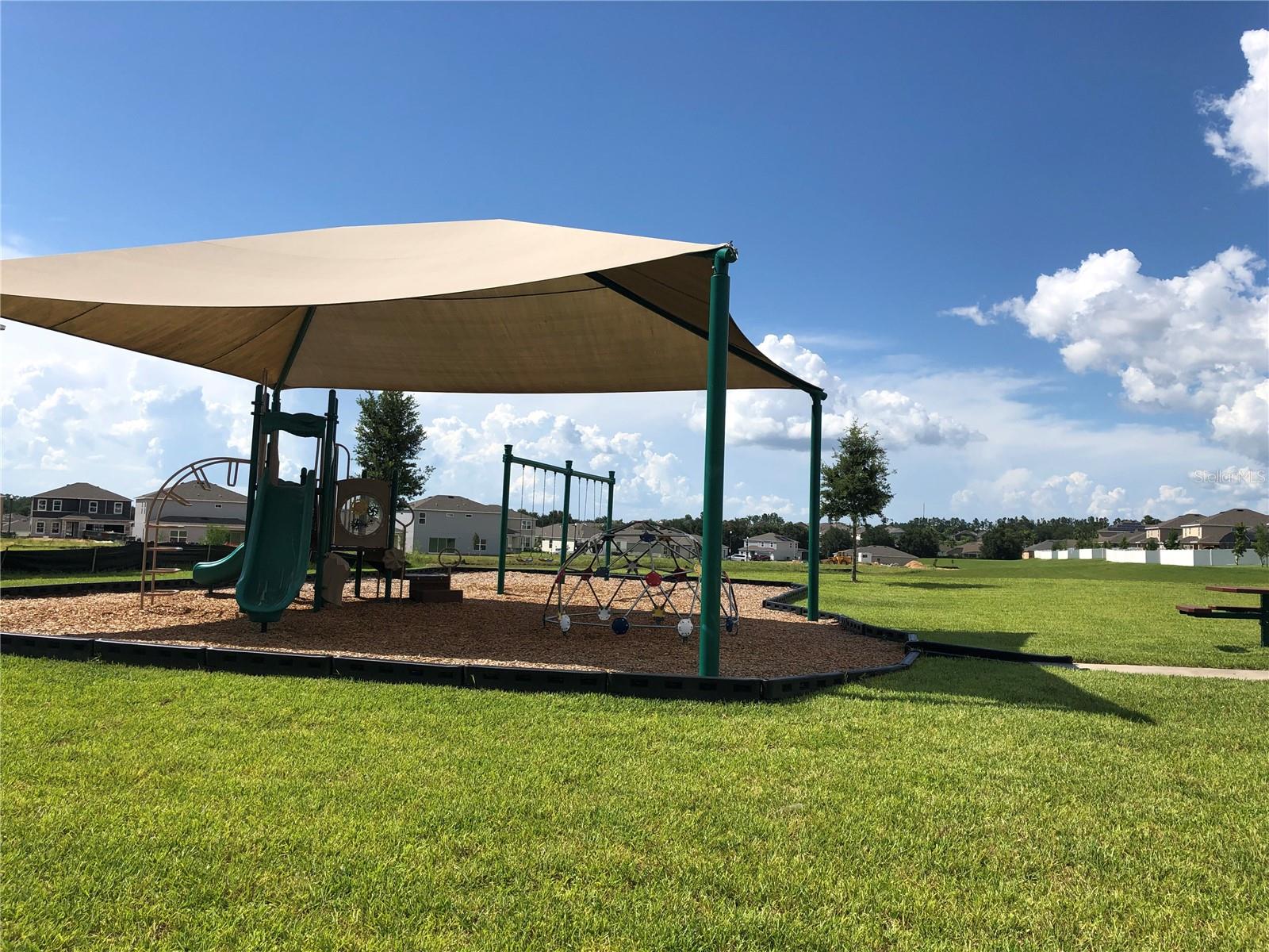 LAUREL ESTATES - Residential