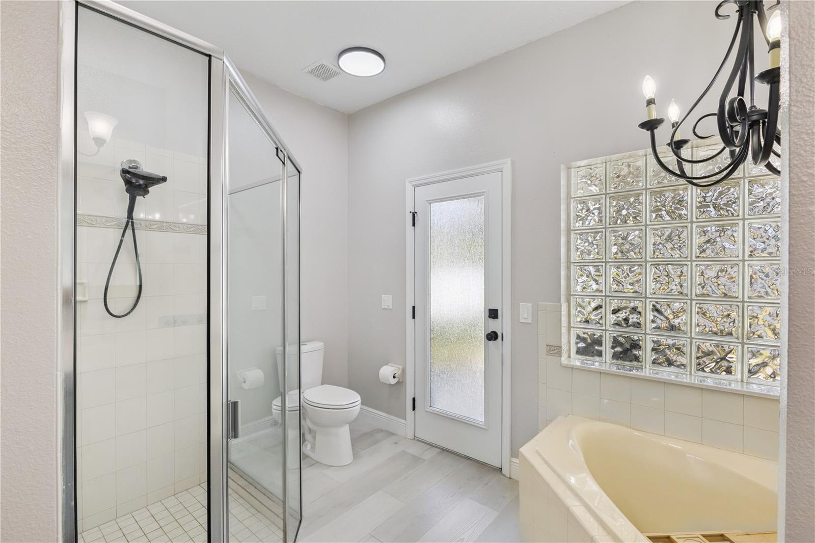 WESTWOOD HEIGHTS 18 17 30 - Residential