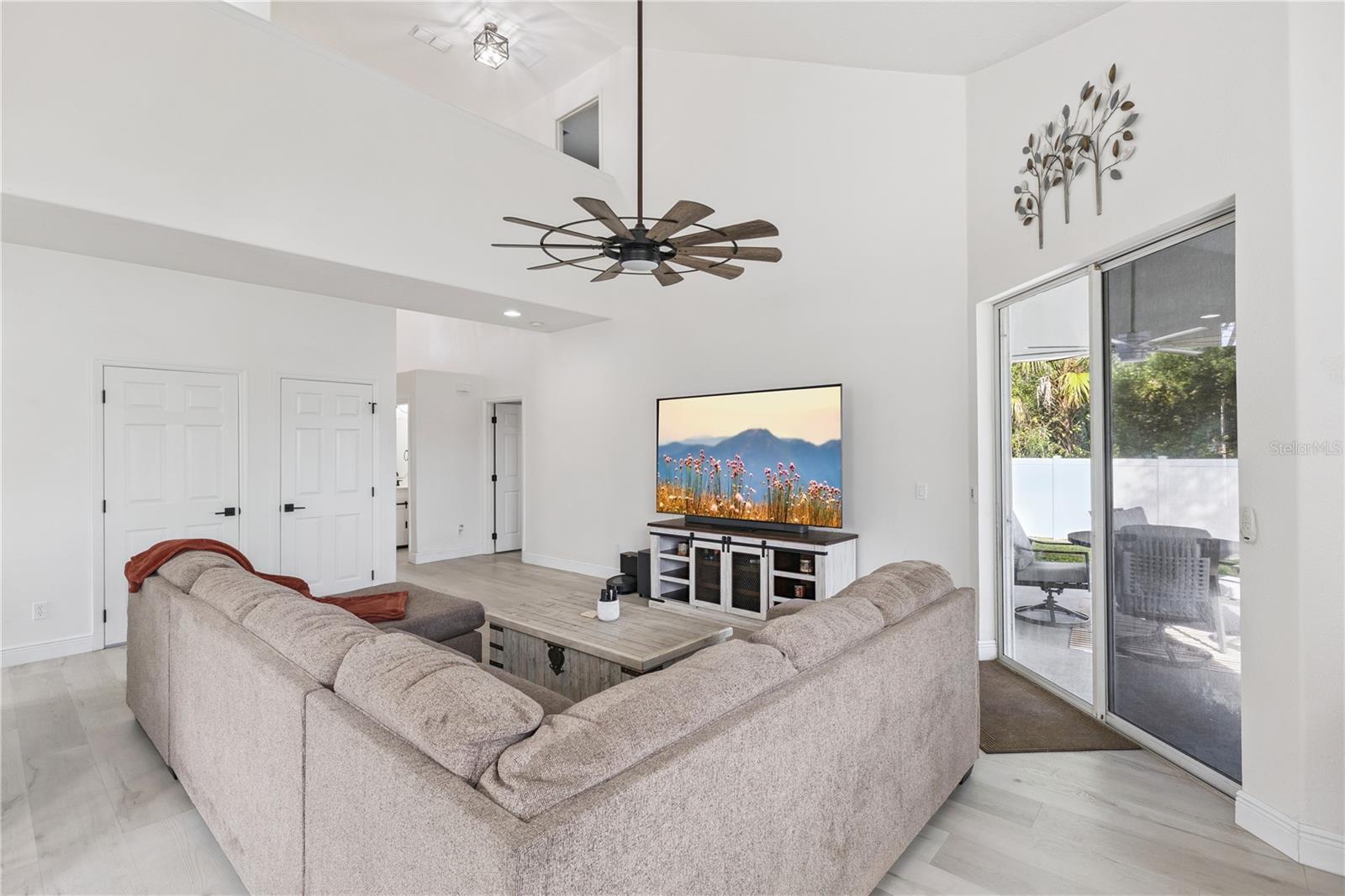 WESTWOOD HEIGHTS 18 17 30 - Residential