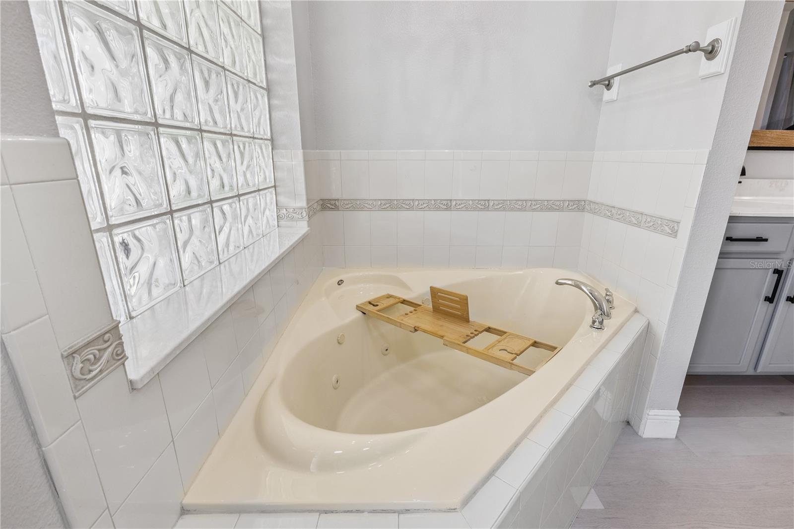 WESTWOOD HEIGHTS 18 17 30 - Residential