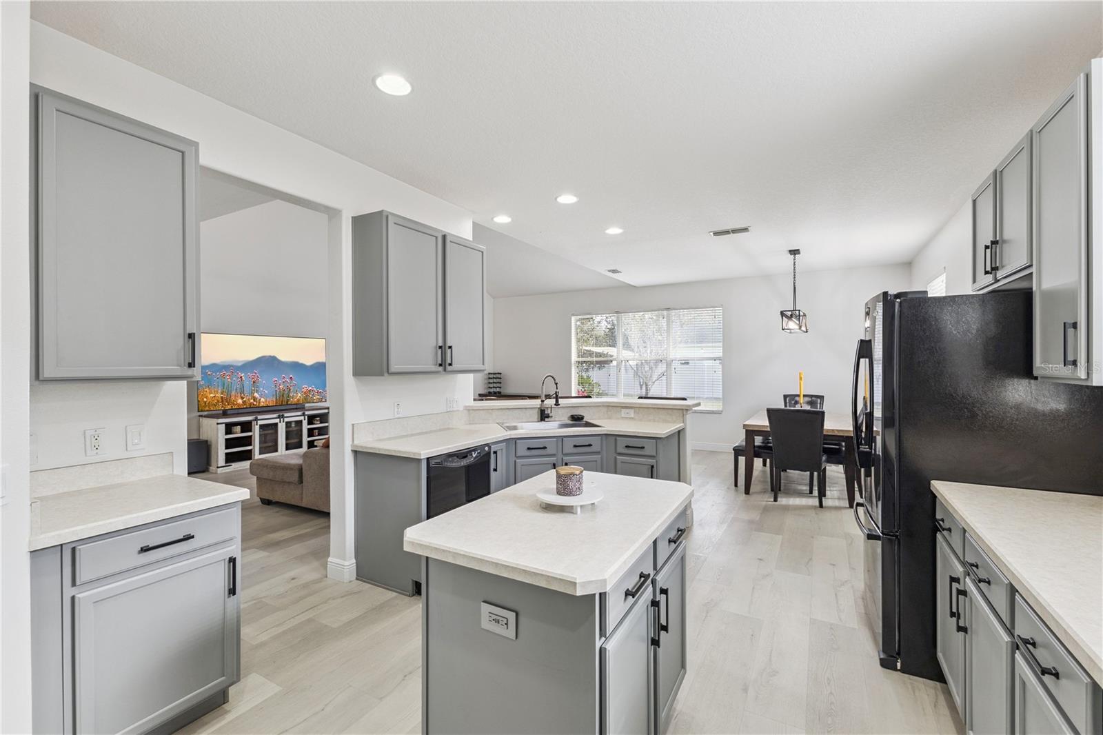 WESTWOOD HEIGHTS 18 17 30 - Residential