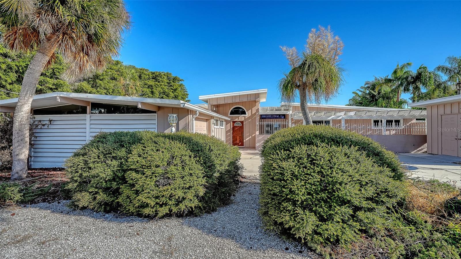 355 S SHORE DRIVE, SARASOTA, FL, 34234 4 355 S SHORE DRIVE