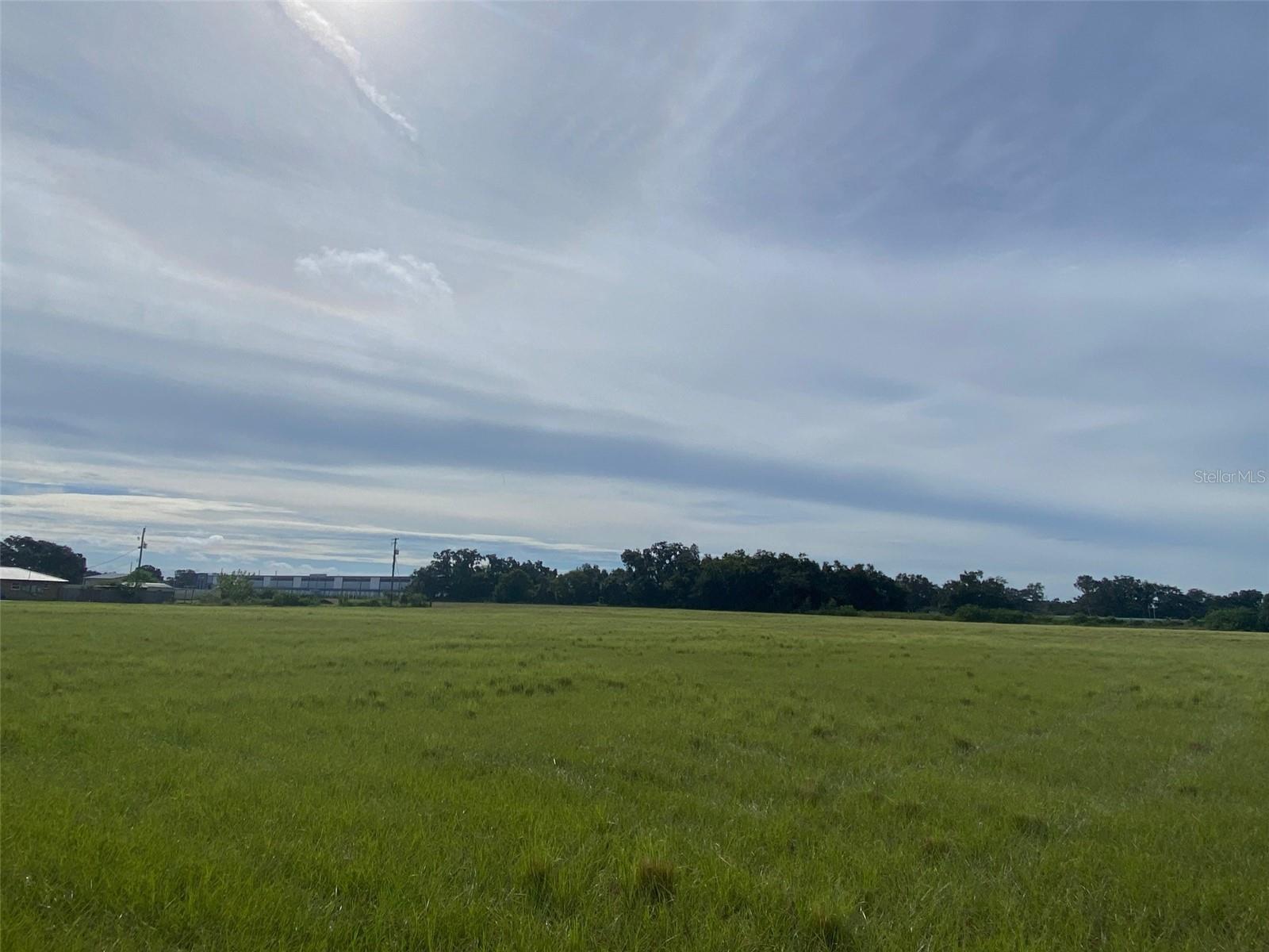 SUBDIVISION OF SE 1/4 SEC - Residential
