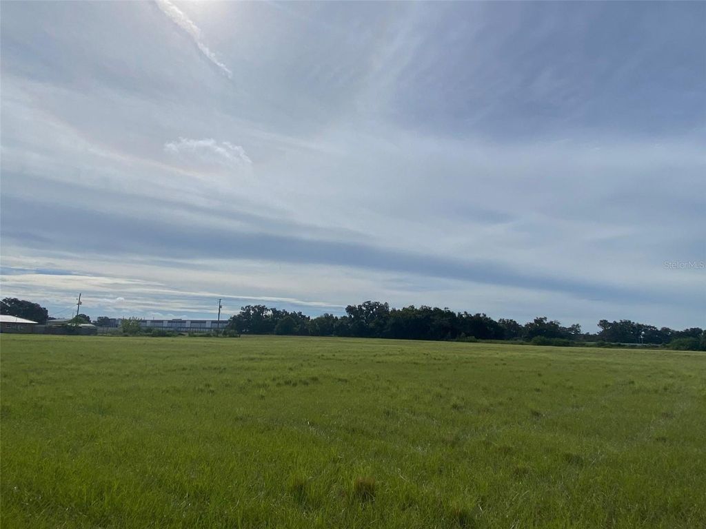 Photo of 2908 S Wiggins Road, Plant City, FL 33566 (MLS # TB8432419)