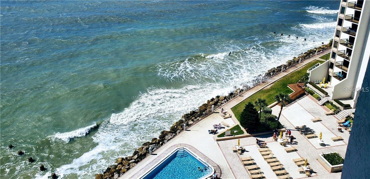 best price on the beach Allert ***Long Term preferred **Month-to-Month welcome *** Fully furnished or unfurnished, two bedroom, two bath unit directly on the Gulf of Mexico with a 2-minute walk to the World Famous Clearwater Beach! Comes with a spectacular, unobstructed view, from the 14th floor, of the sun setting over the Gulf! Quick access to the Tampa airport and St Pete / Clearwater Airport have added benefits to the Beach Life! Catch the perfect sunset daily from your balcony