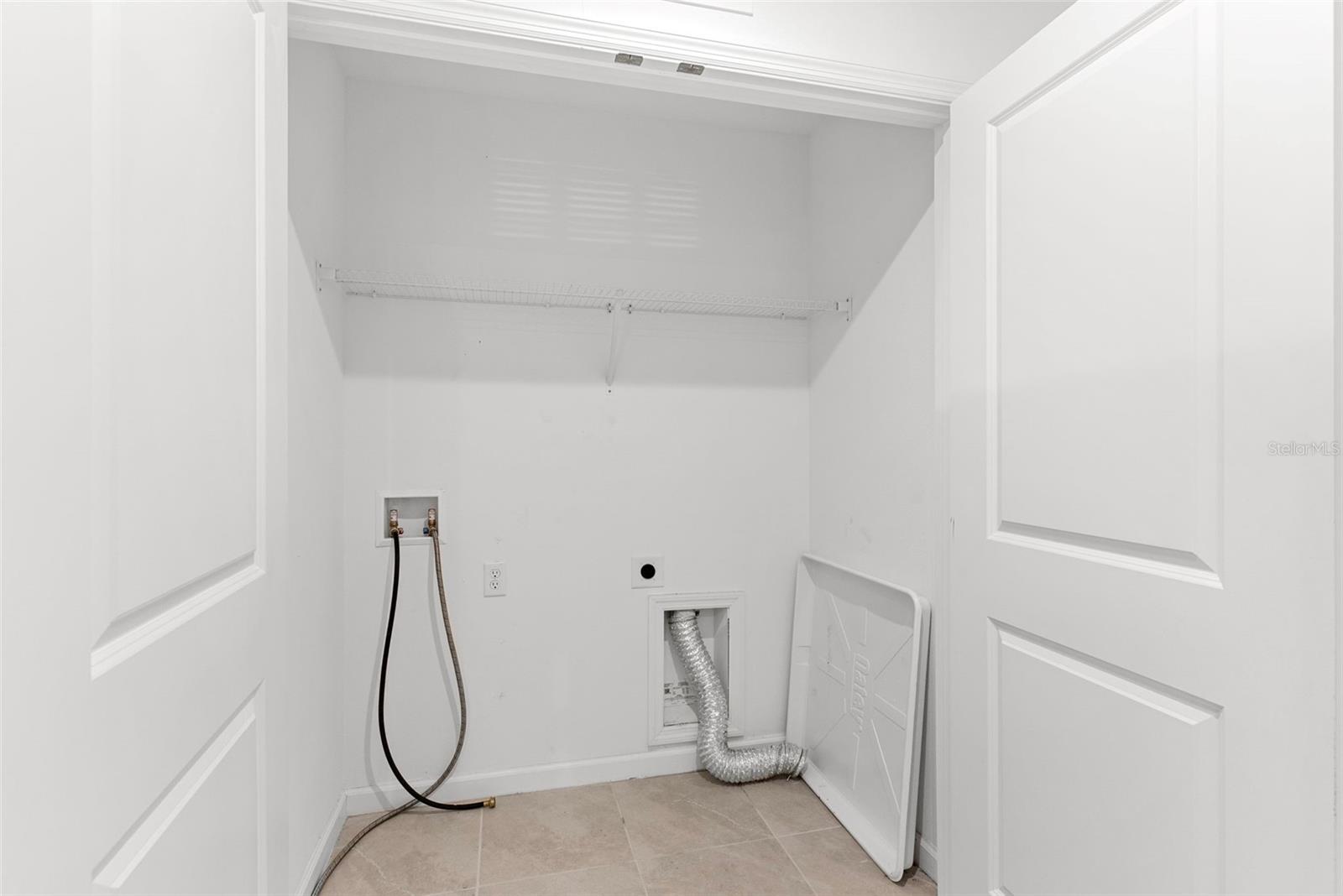 STARWOOD PH N-1C - Residential Lease