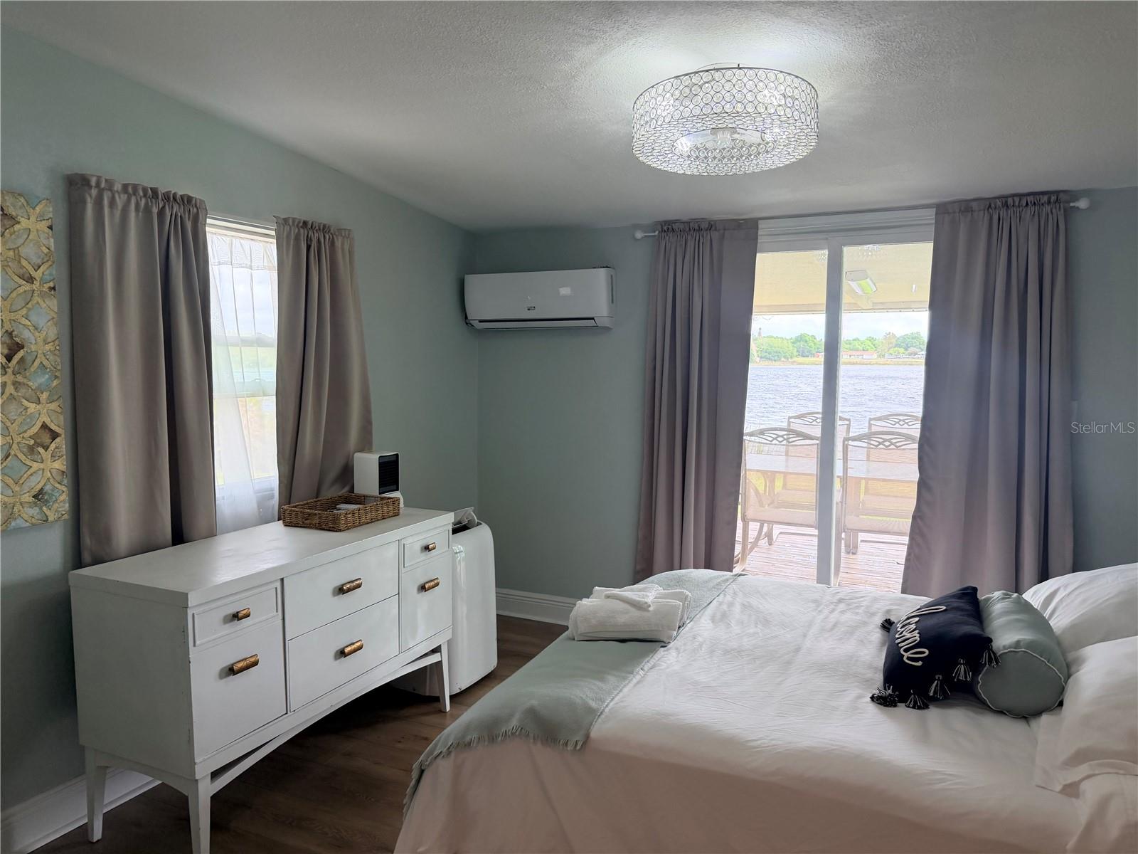 MARIE VILLA OR SAMPLES REP - Residential