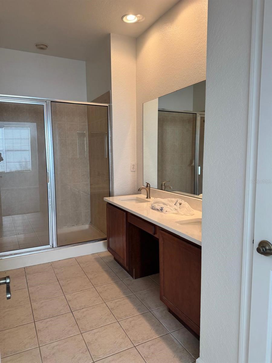 FLORA RIDGE CONDO PH 4 BLDG 8 - Residential