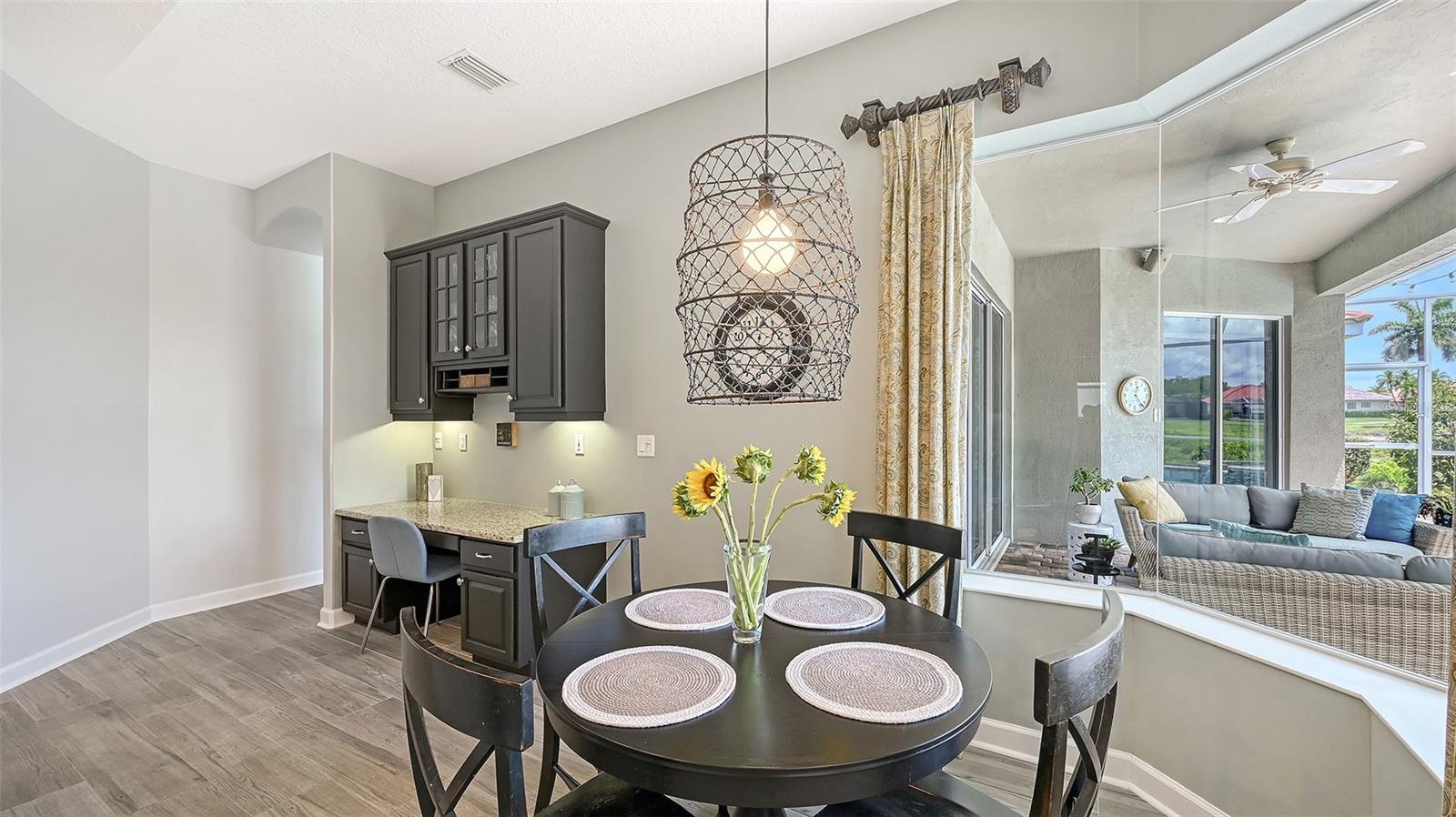 THE HAMPTONS - Residential