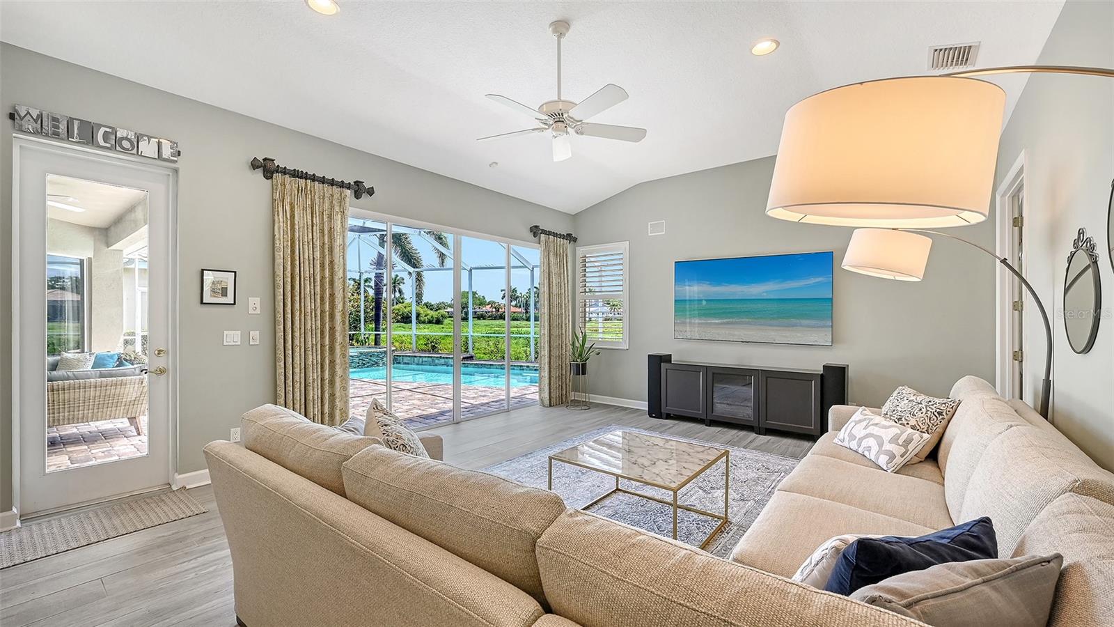 THE HAMPTONS - Residential