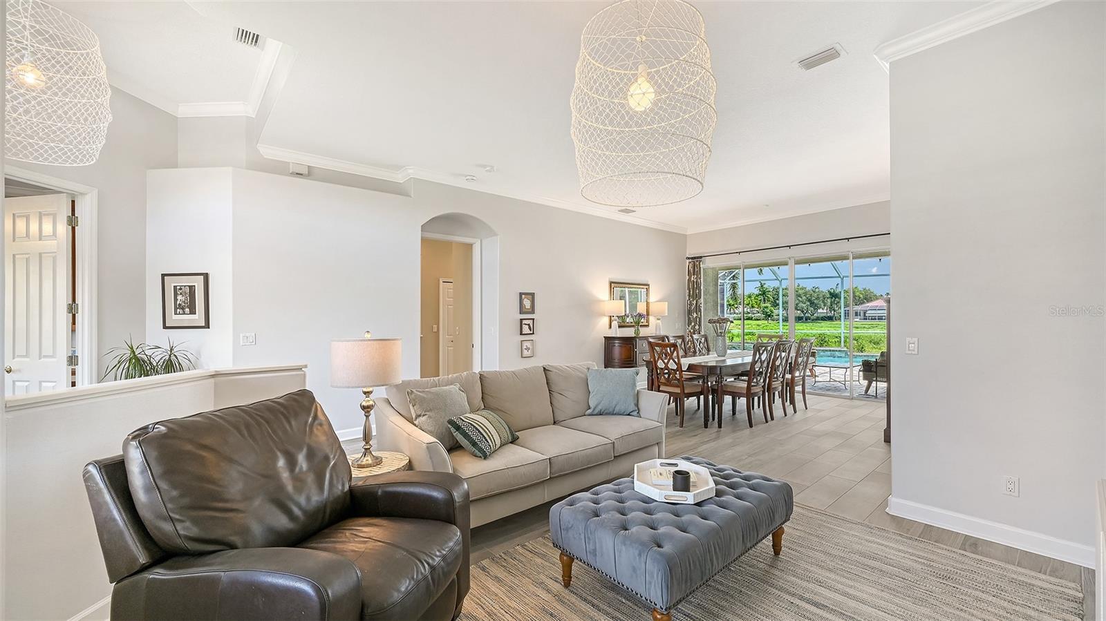 THE HAMPTONS - Residential