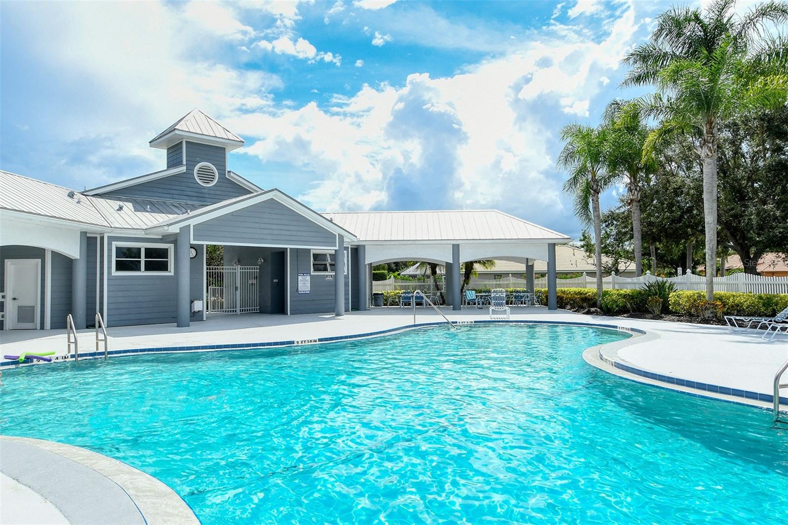 THE HAMPTONS - Residential