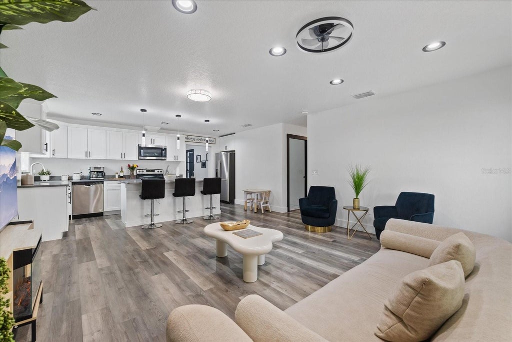 Photo of 3209 E Hanna Avenue, Tampa, FL 33610 (MLS # TB8535966)